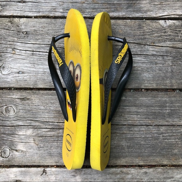 ❌ SOLD ❌ Havaianas Minion Men size #9-10 - Picture 4 of 5